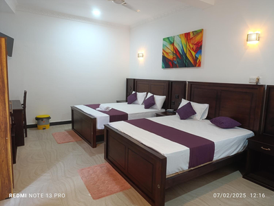 Hotel Queens Palace