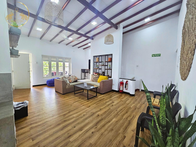Galle Face Terrace Hostel by Tourlux