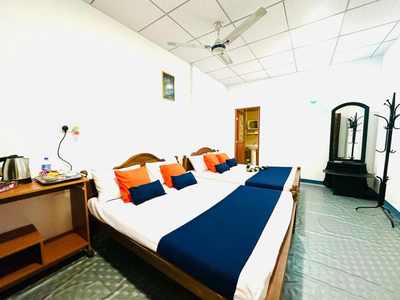 NMK Trinco Holiday Inn