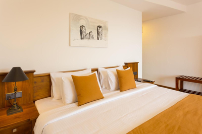360 Lake View Hotel