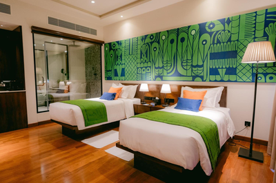 Waters Edge Hotel