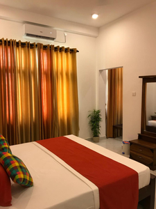 Sri White Villa Airport Boutique Hotel