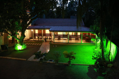 Vishmee Holiday Inn