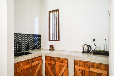Summer House - Private villa close to International Airport BIA