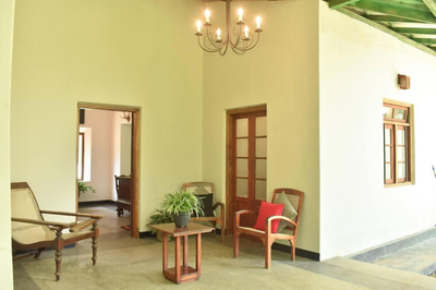 Charming & historical 3-Bed Bungalow in Hikkaduwa