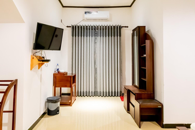 Mount Seven Holiday Inn