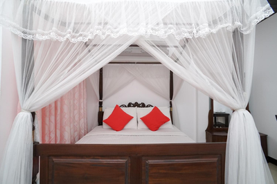 Shirantha Hotel