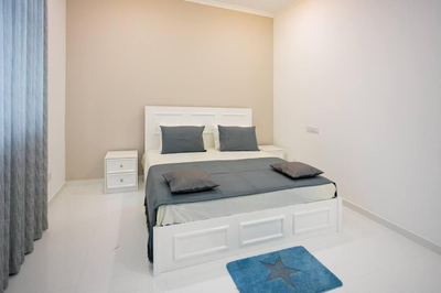 Clintonvilla 4-bedroom with pool near to Airport