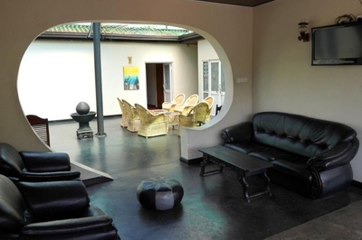 Pub Ceylon Hostel