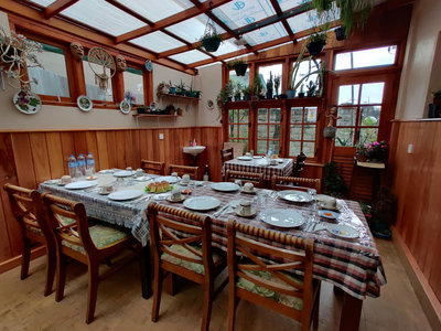 Carnation Rest