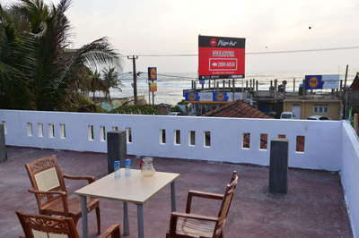 Lucky Beach Front Hostel