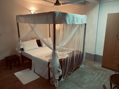 Una Beach Hotel & OLU Cafe