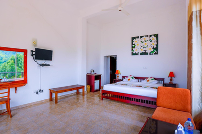Thuruliya Hotel