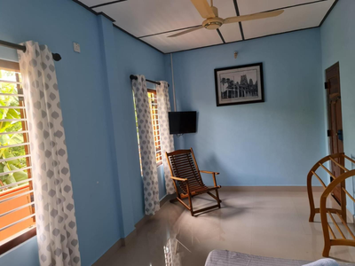 Nalluran illam - family room