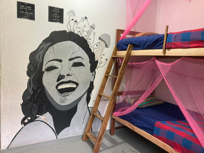 Hostel Singha Lounge