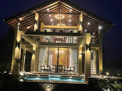 The Villa Lakeshore