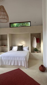 Sunborn Studios, Ahangama