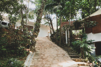 Rama Shala - Home of the flying Yogis
