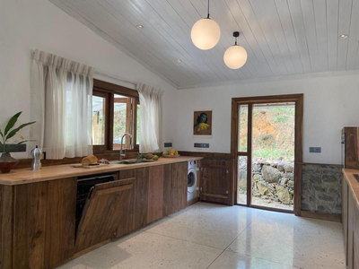Blackwoods FarmHouse