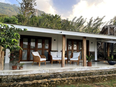 Blackwoods FarmHouse
