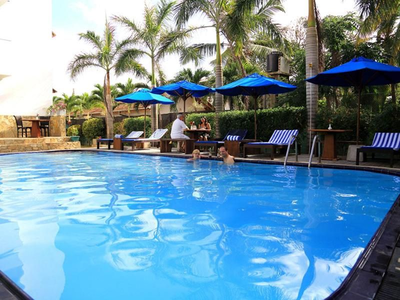 St.Lachlan Hotel & Suites