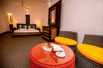 St.Lachlan Hotel & Suites