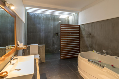 Camellia Resort and Spa