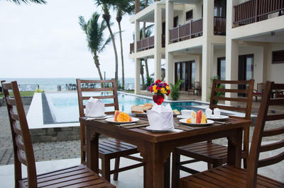 Sapphire Seas Beachfront Hotel