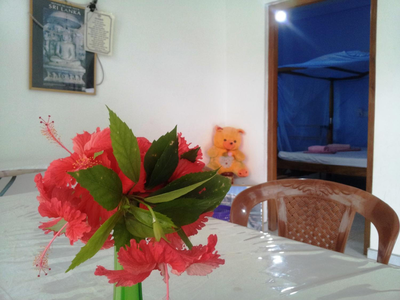 Era Holiday House