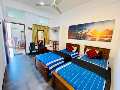 Hotel 100