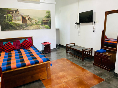 Hotel 100