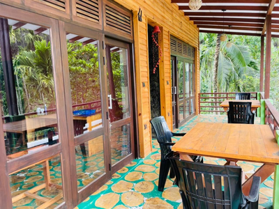 Nine Arch Jungle Inn