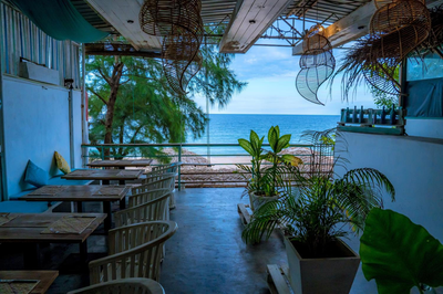 Trinco Beach by DSK
