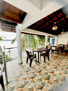 Lagoon Breeze Resort