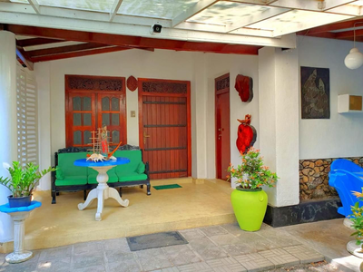 R Home Stay
