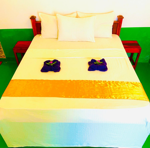 Marina Way Beach Hotel