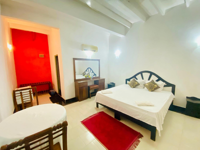 Green Island Hotel Waikkal