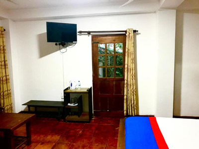 Ella Odyssey Exchange Hotel & Camp side