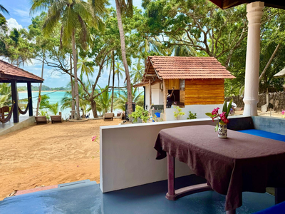 Kudah Bay Surf Camp