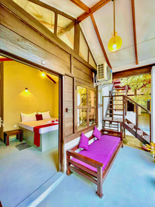 The Wave Rooms & Hostel
