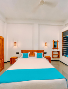 Peak Bay Resort