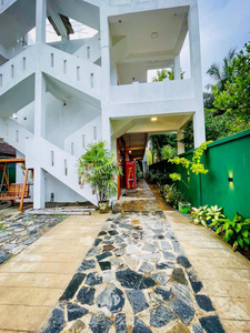 Peak Bay Resort