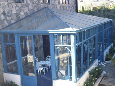 Daffodils Hotel