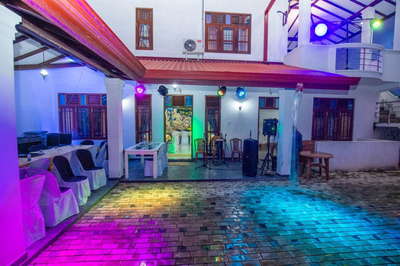 Crown Hotel Balangoda