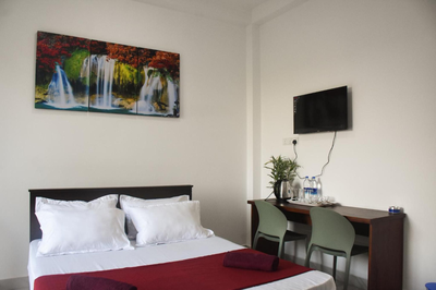 Solid Hotel Boralasgamuwa
