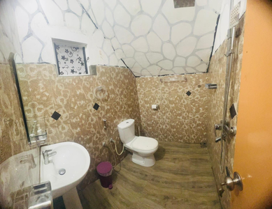 Night manner hostel