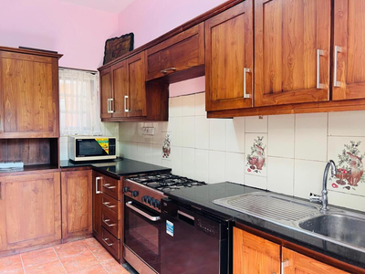 Complete House for Vacation Starwin Villa- Koswatta Battaramulla