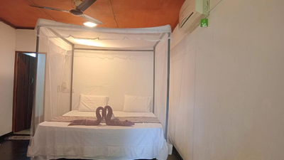 Bay Dreams Beach Hotel & Surf Camp