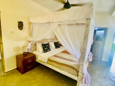SUNSET BEACH HAVEN, Entire Villa, Beachfront, Private Pool