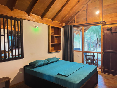 Sand Dune Beach Resort & Surf Camp